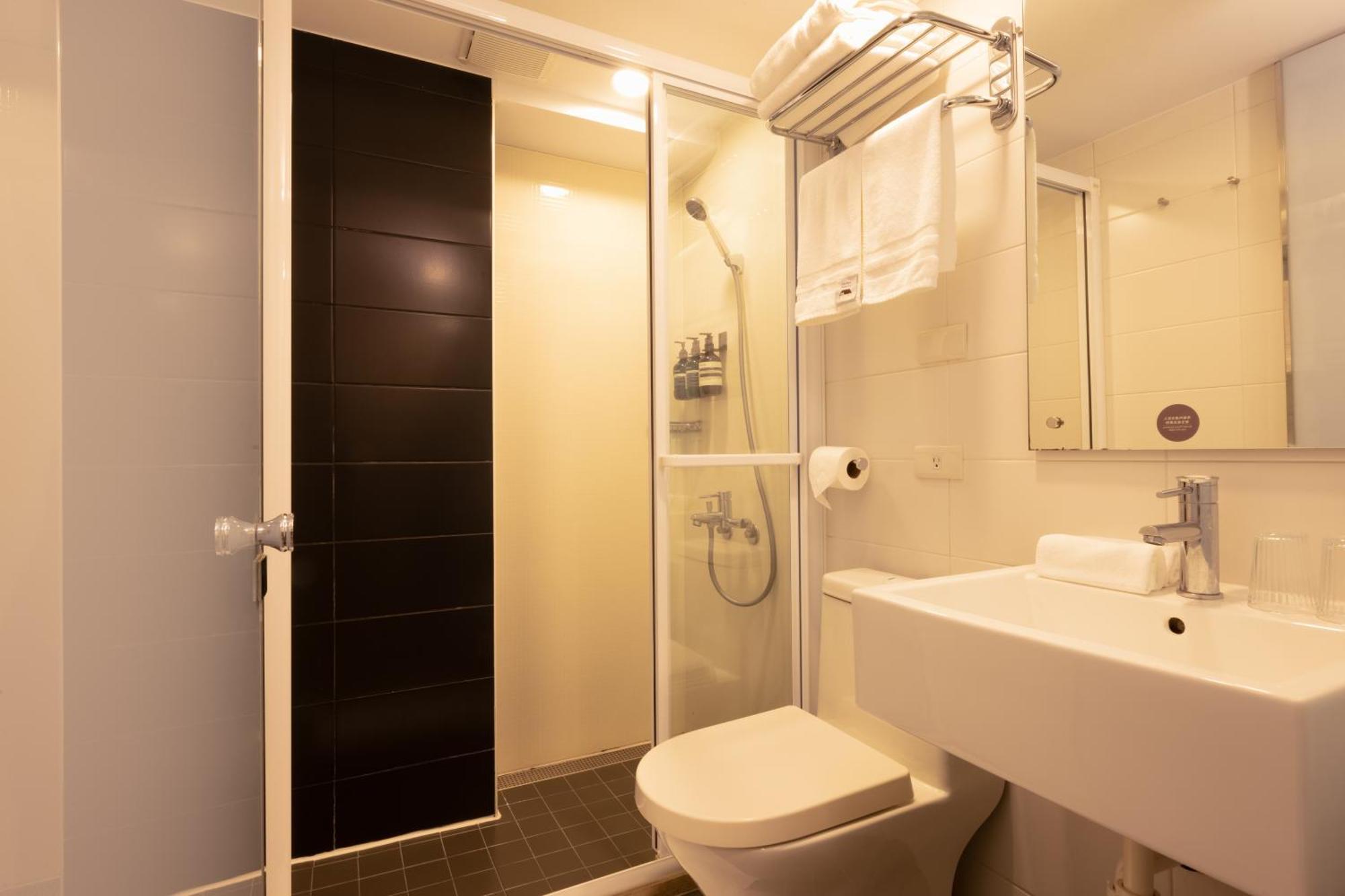 Cat Tail Pocket Inn Taipei Exterior photo