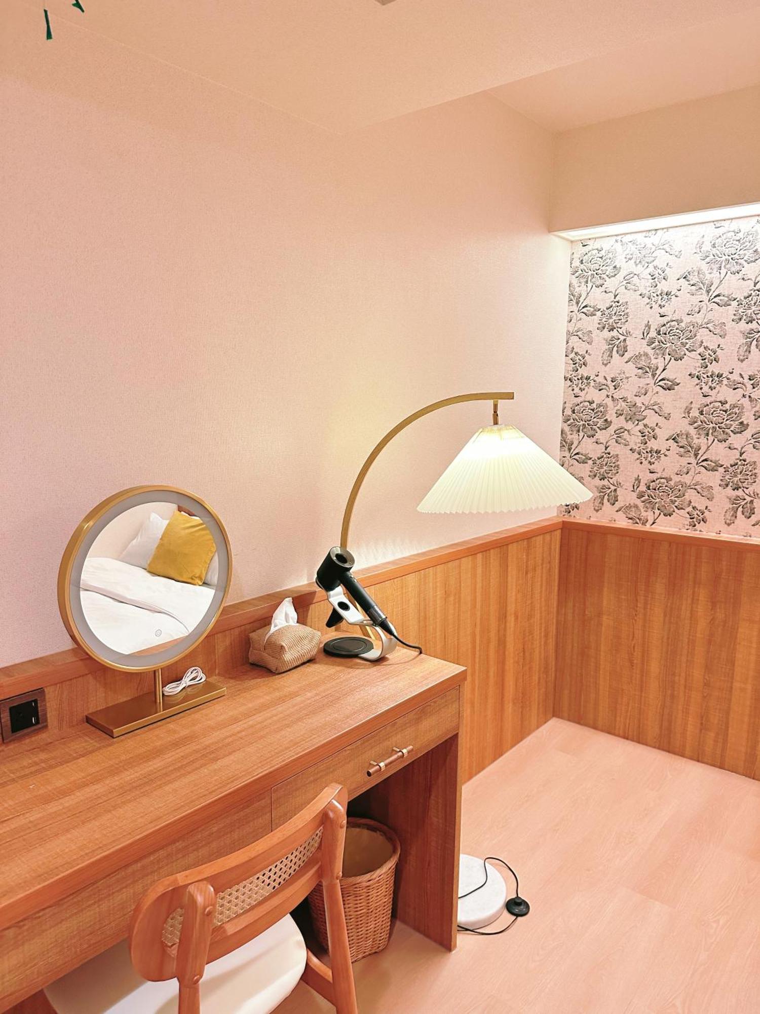 Cat Tail Pocket Inn Taipei Exterior photo
